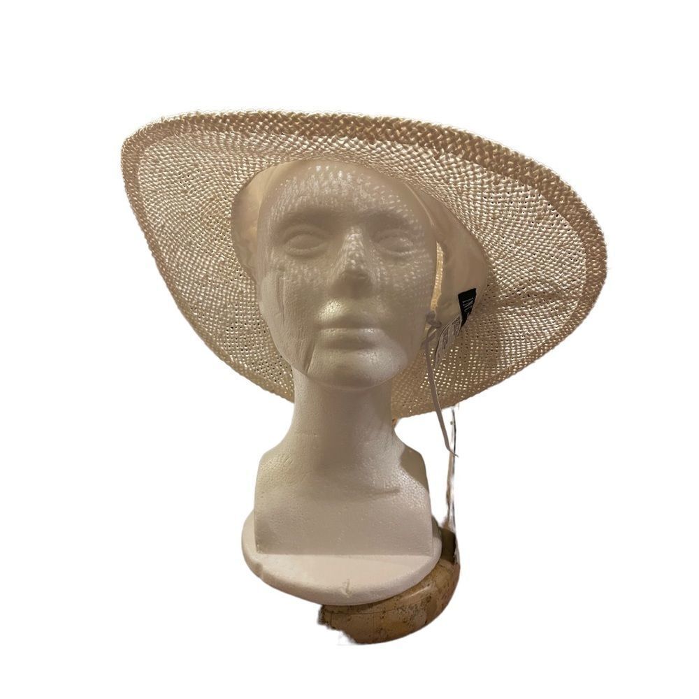 NWT INC International Concepts white hate leather string bow